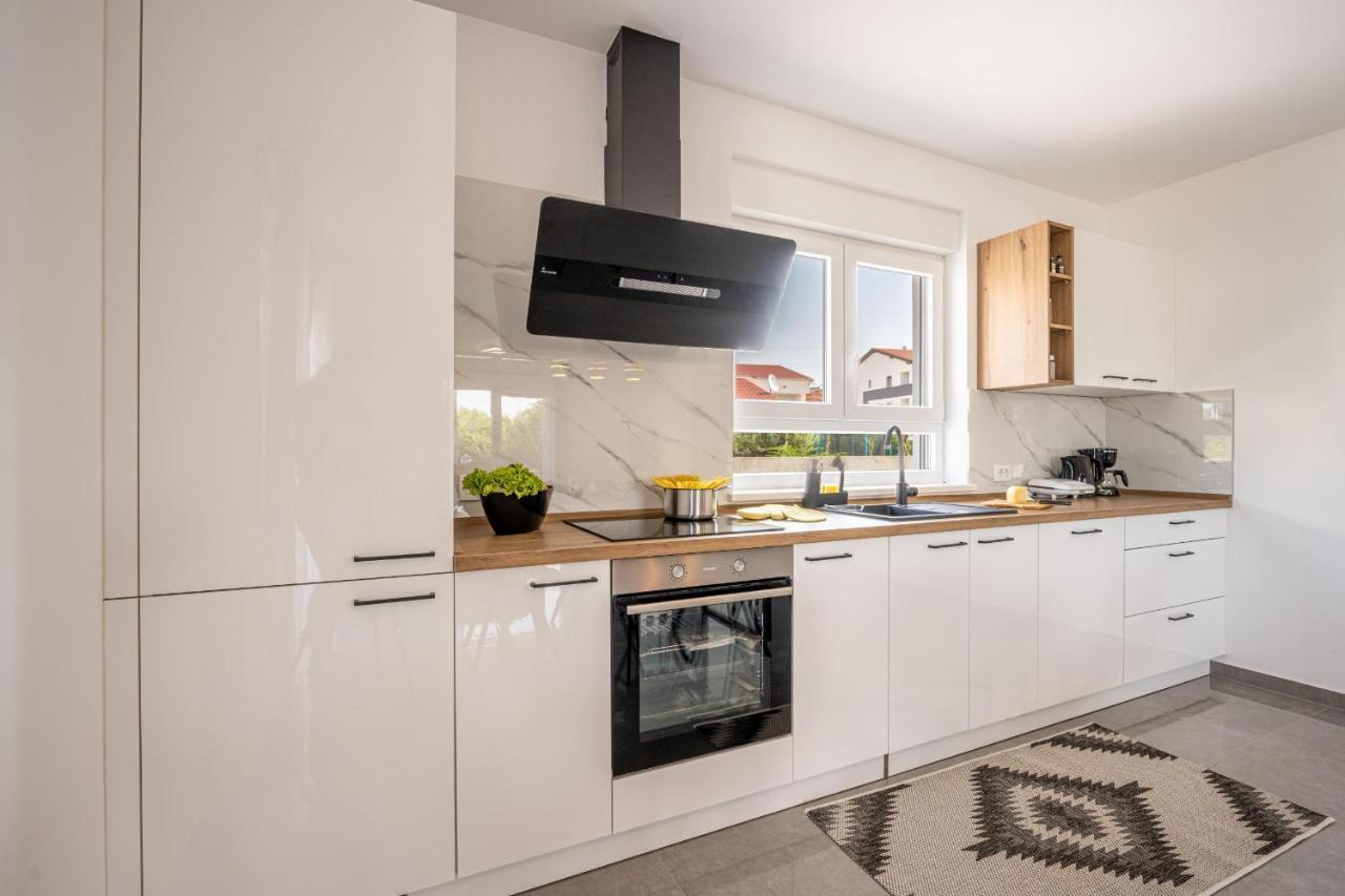 Domus Alba Apartments بولا المظهر الخارجي الصورة