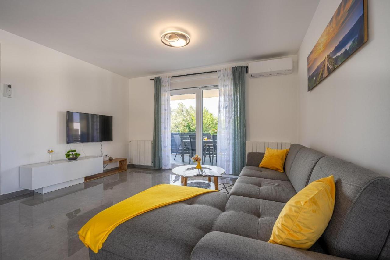 Domus Alba Apartments بولا المظهر الخارجي الصورة