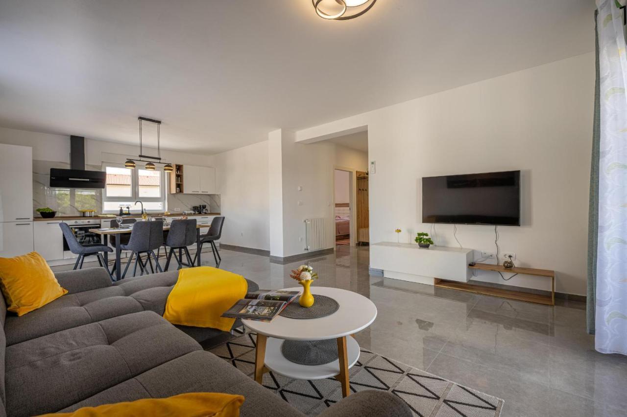 Domus Alba Apartments بولا المظهر الخارجي الصورة