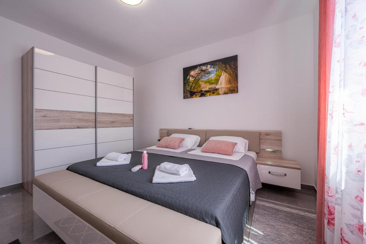 Domus Alba Apartments بولا المظهر الخارجي الصورة