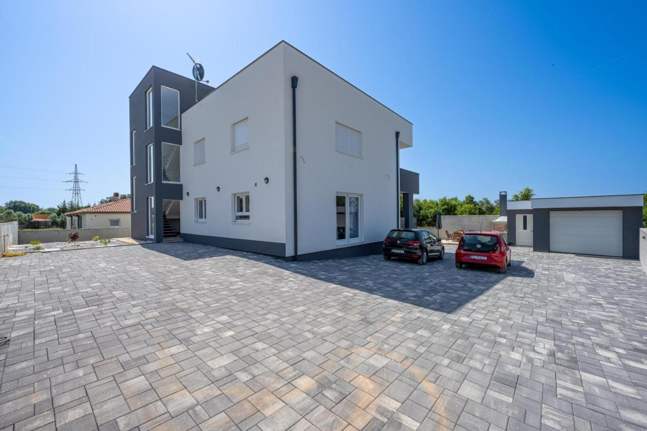 Domus Alba Apartments بولا المظهر الخارجي الصورة