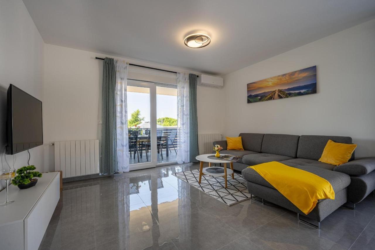 Domus Alba Apartments بولا المظهر الخارجي الصورة