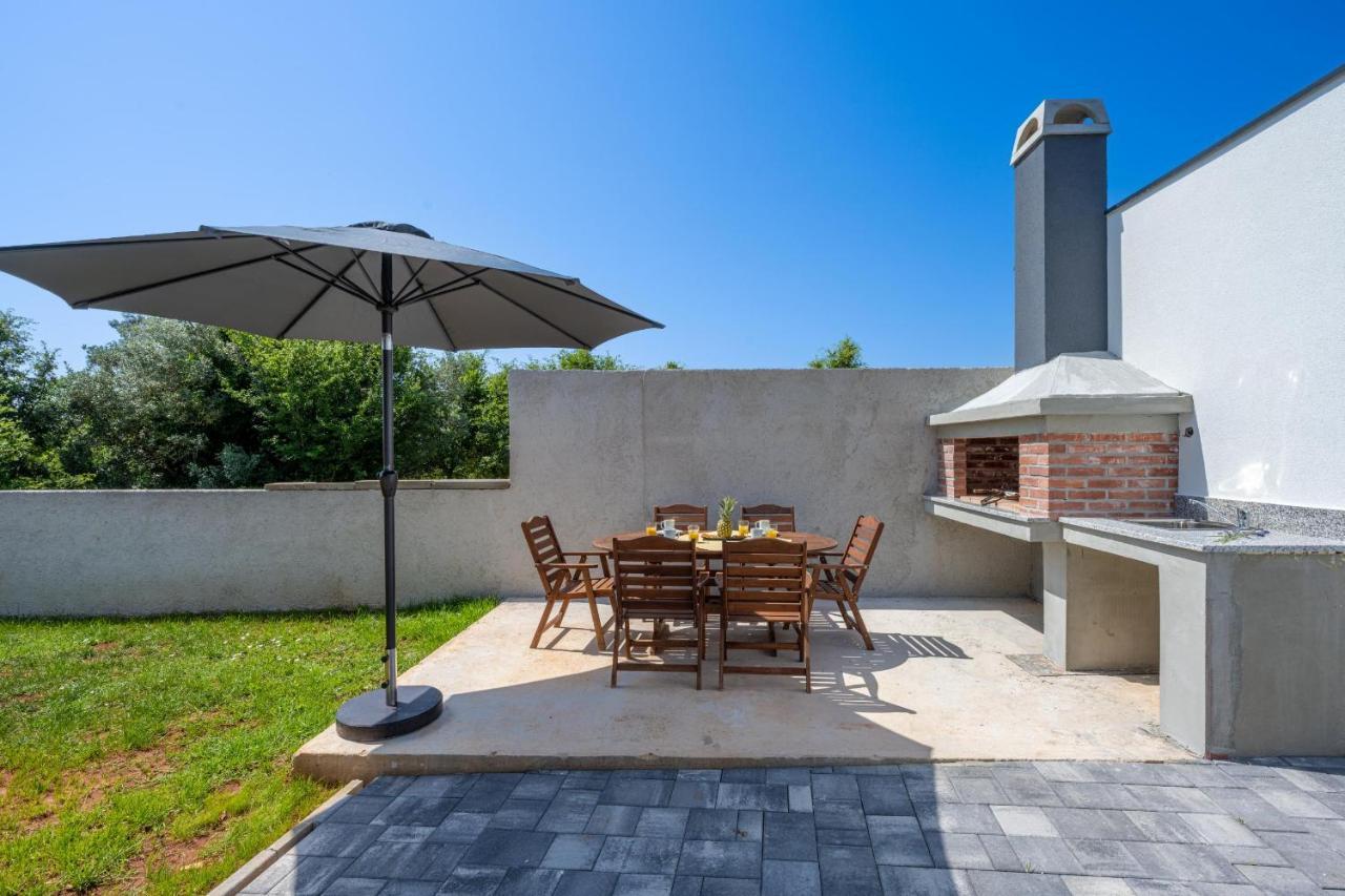 Domus Alba Apartments بولا المظهر الخارجي الصورة