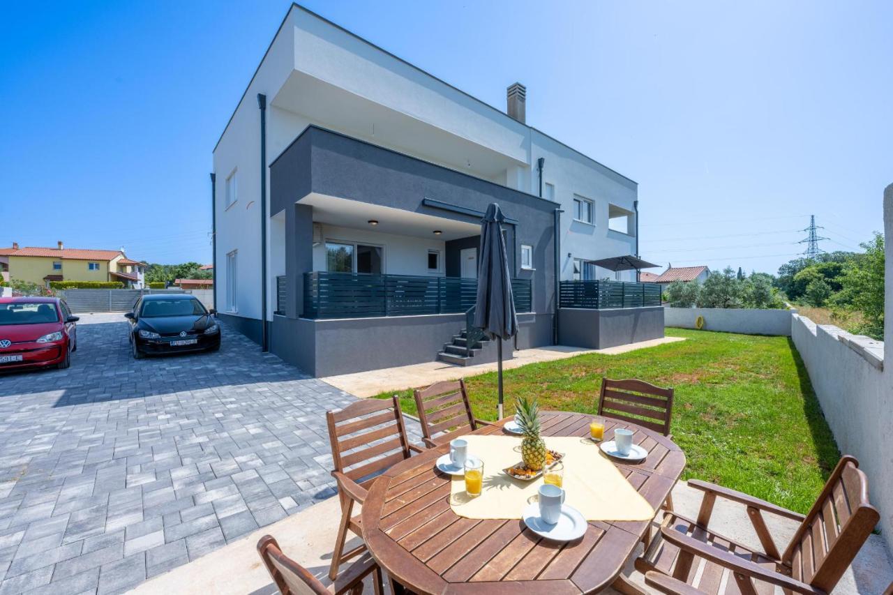 Domus Alba Apartments بولا المظهر الخارجي الصورة