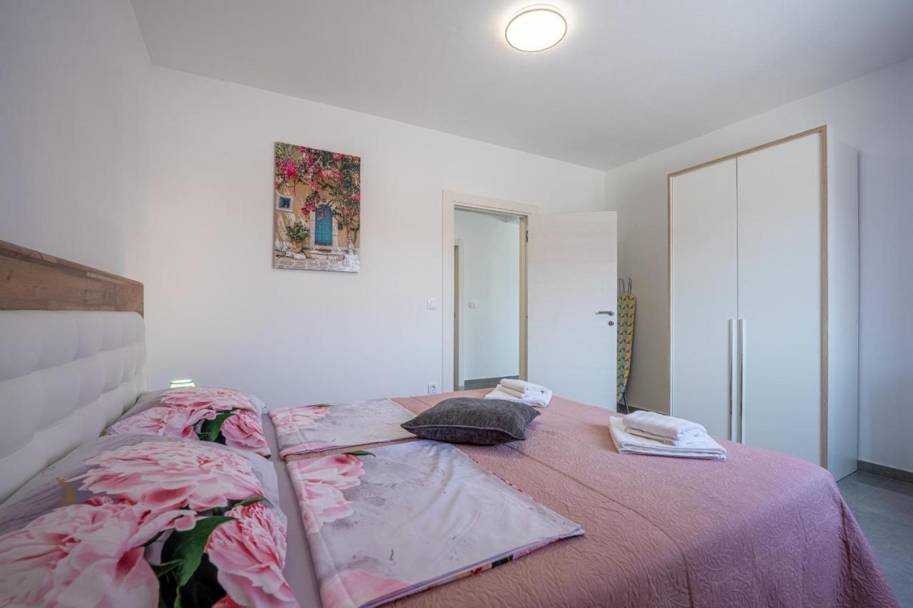 Domus Alba Apartments بولا المظهر الخارجي الصورة