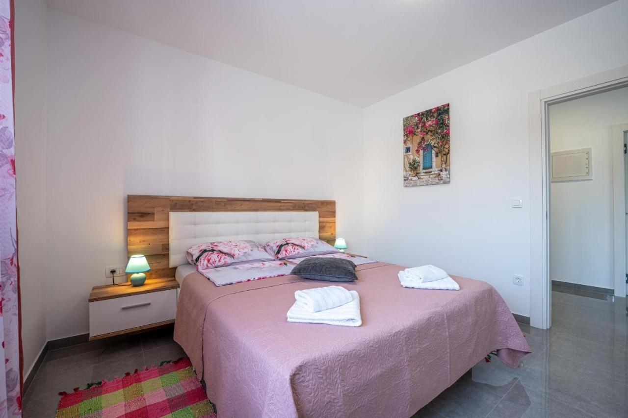 Domus Alba Apartments بولا المظهر الخارجي الصورة