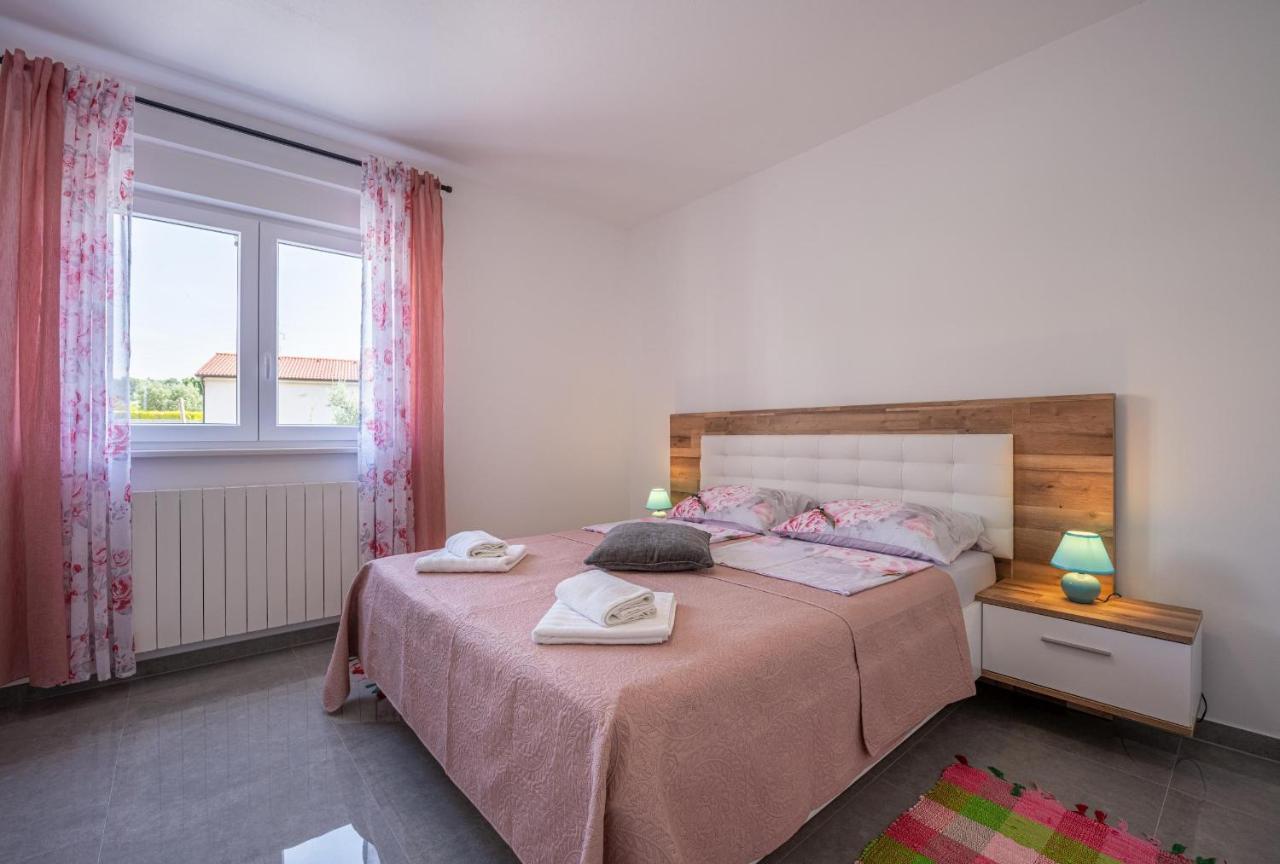 Domus Alba Apartments بولا المظهر الخارجي الصورة