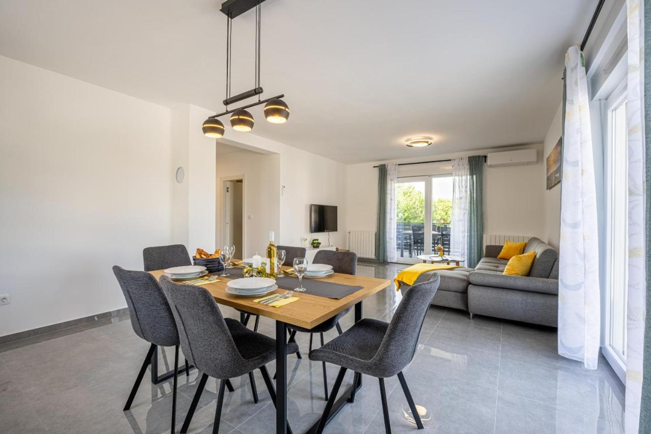 Domus Alba Apartments بولا المظهر الخارجي الصورة