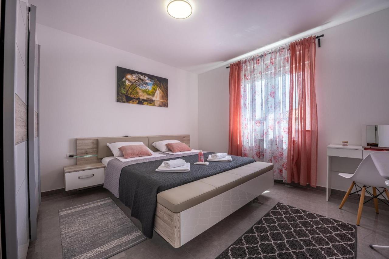 Domus Alba Apartments بولا المظهر الخارجي الصورة