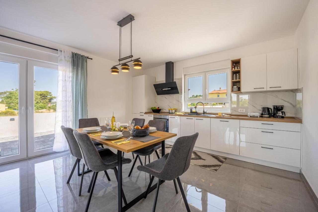 Domus Alba Apartments بولا المظهر الخارجي الصورة