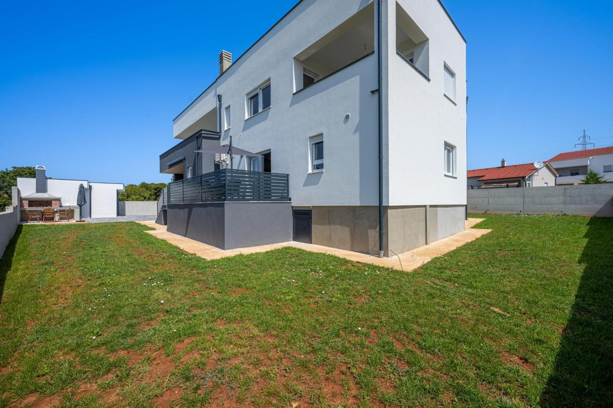 Domus Alba Apartments بولا المظهر الخارجي الصورة